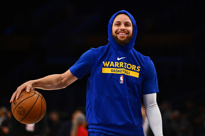 Warriors’ Steph Curry surprises at Paramore concert in SF, takes lead vocals