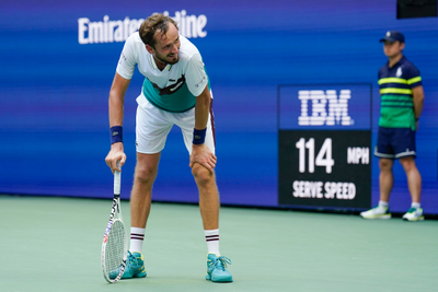 At the steamy US Open, Daniil Medvedev warns during his win that a player is 'gonna die'