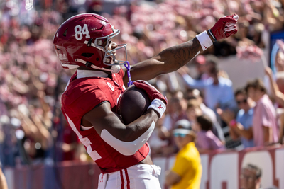 No. 11 Alabama holds off Arkansas comeback, wins 24-21 to stay perfect in SEC
