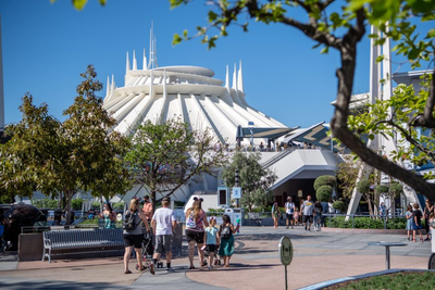 One of Disneyland's most popular rides closes for refurbishing