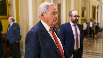 Prosecutors: Menendez advised wife to 'not text or email'