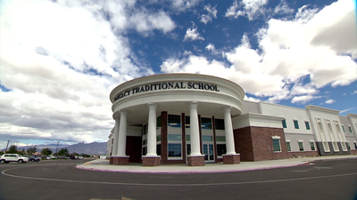 Nevada substitute teacher accused of forcing 2 children to kiss, parents upset