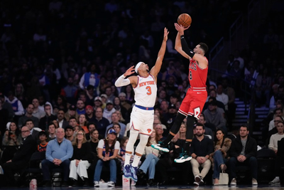 Coby White sinks 3 FTs in final seconds, Bulls avoid close call at buzzer to hang on vs. Knicks after blowing 22-point lead