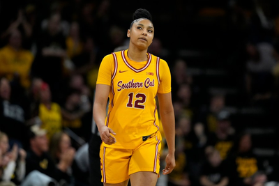 Southern Cal drops to No. 7 after loss; UCLA, South Carolina, Notre Dame remain atop women's Top 25