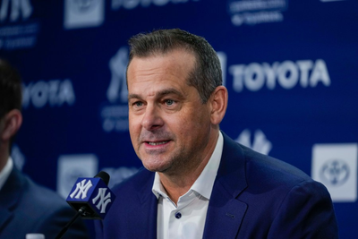 Yankees and manager Aaron Boone agree to 2-year contract extension through 2027 season