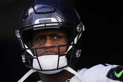 Raiders acquire quarterback Geno Smith from Seahawks for a 3rd-round pick, AP source says