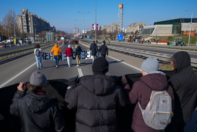 Serbian protesters block key bridge, roads to mark 100 days since deadly canopy collapse