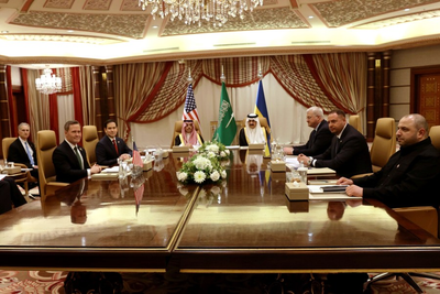 US, Ukraine talk peace as Kyiv, Moscow trade drone attacks