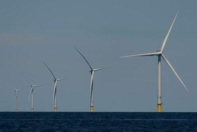 Trump administration pauses 5 wind projects off the East Coast