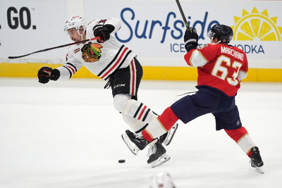 Boqvist scores go-ahead goal as Cup champ Panthers beat Blackhawks 3-2 on banner-raising night