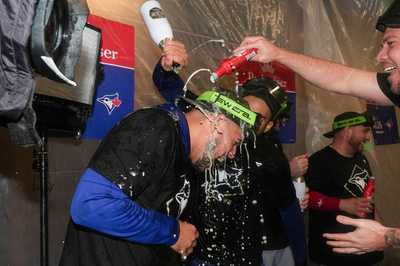 Blue Jays beat Yankees 5-2 in Game 4 to reach first ALCS since 2016