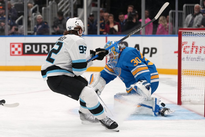 Cooley's hat trick leads Mammoth past Blues, 7-4