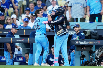 Yesavage strikes out 12 as rookie pitches Blue Jays past Dodgers 6-1 for 3-2 lead in World Series