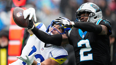 Rams star makes incredible one-handed catch vs Panthers