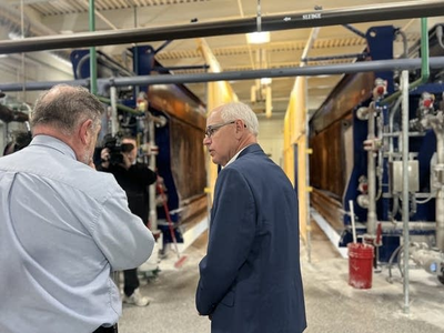 Walz begins tour to sell construction projects bill