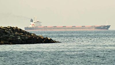U.S. denies Iran struck a military vessel during new effort to reopen Strait of Hormuz