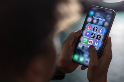MN lawmakers eye social media curbs for 15 and younger