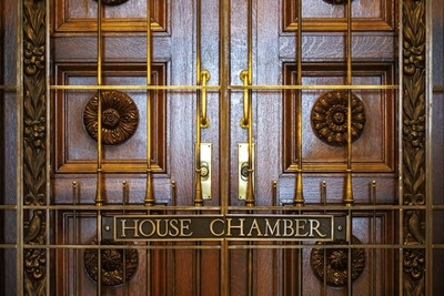 Lawmakers enter final voting day with priorities in air