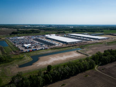 Unions, industry halted new regulations on data centers