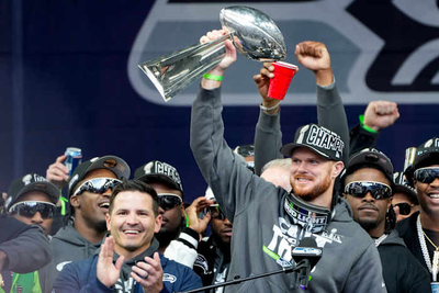 Seahawks enjoy morning beers and praise 'the best team in the world' ahead of Super Bowl parade