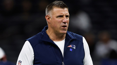 Patriots' Mike Vrabel speaks out after photos of him kissing NFL reporter Dianna Russini leak