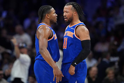 Knicks bury 76ers 144-114 behind Game 4 3-point barrage, back in East finals for 2nd straight year