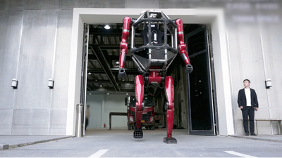 Rideable robot looks ready to stomp all over us