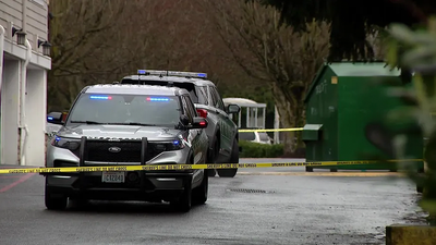 Juror who helped convict man in fatal stabbing accused in knife attack days later: report