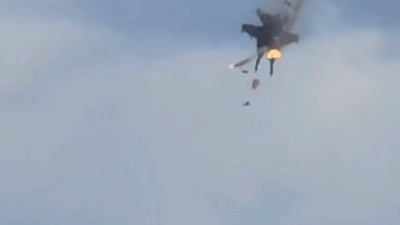 Two Navy jets crash midair as crew successfully ejects during Idaho military base air show