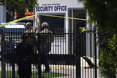 Police: Two suspects kill 3 people at a San Diego mosque before killing themselves