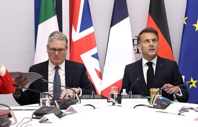 Macron and Starmer welcome Hormuz reopening and push for permanent navigation security