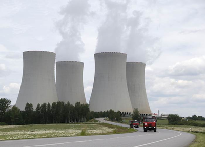 Czech power company ČEZ signs deal with Rolls-Royce SMR to prepare for first small nuclear reactor