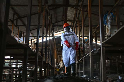 A second Ebola treatment center is set ablaze in eastern Congo, with 18 suspected cases fleeing