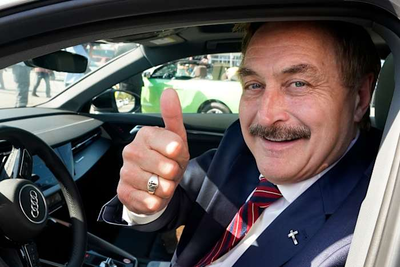 Donald Trump endorses 'Pillow Man' Mike Lindell for Minnesota governor