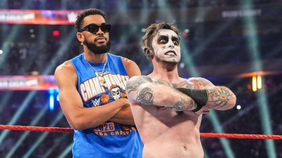 Knicks stars provide backup for WWE favorites in electric Saturday Night's Main Event at MSG