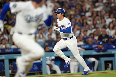 Dodgers rest Shohei Ohtani amid lingering left knee soreness
