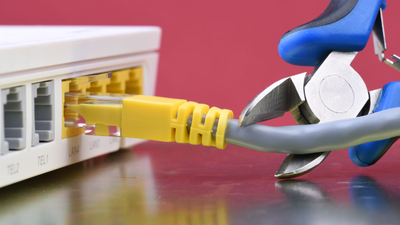 Another top router maker accused of firmware having backdoors