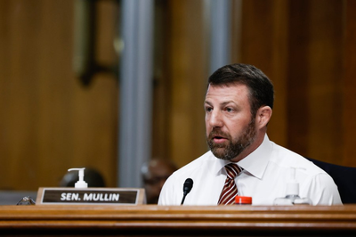 GOP senator challenges Teamsters president to fight during hearing