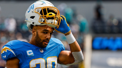 Chargers, Cowboys scuffle before kickoff; Austin Ekeler gets helmet knocked off