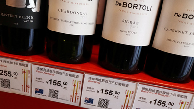 Australia's wine industry grapples with oversupply issues amidst Chinese tariffs and pandemic disruptions