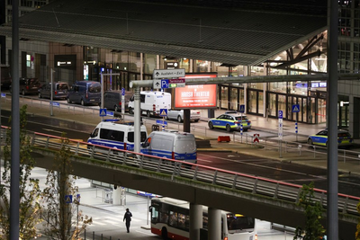 The hostage situation at Hamburg Airport ends with a man in custody and his 4-year-old daughter safe