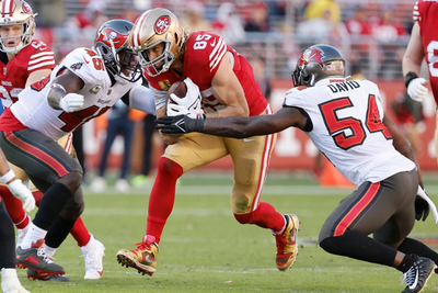 Bucs' linebacker Lavonte David reaches franchise milestone minutes into 49ers matchup