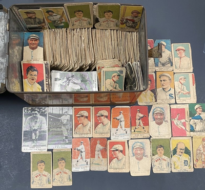 Man finds hundreds of rare vintage baseball cards in deceased father's closet