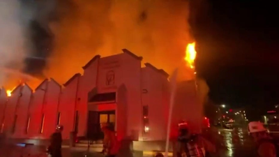 Fire destroys Los Angeles church hours before Christmas toy drive event