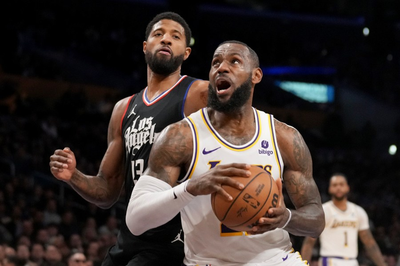 LeBron James scores 25 points, Lakers hold off Clippers 106-103 to snap 4-game losing streak