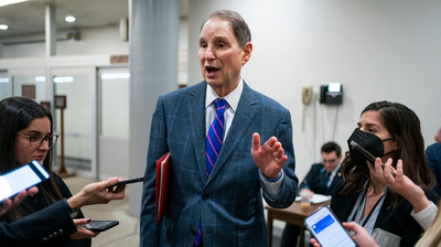 Wyden, Lummis call for investigation into SEC X account hack