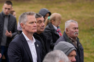 Steve Kerr attends funeral for assistant coach Dejan Milojević in Serbia