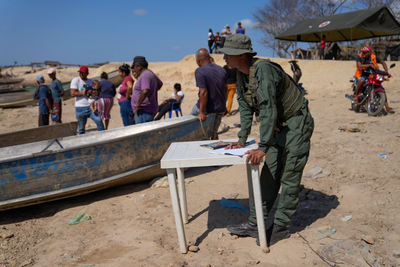 The collapse of a gold mine in Venezuela underscores the dangers of a poorly regulated industry