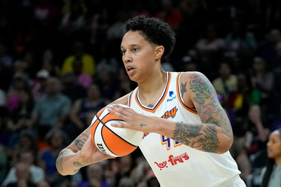 Brittney Griner re-signs with Mercury, her only WNBA team