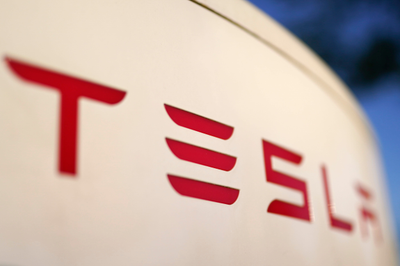 Tesla settles lawsuit over fatal crash involving semi-autonomous driving software